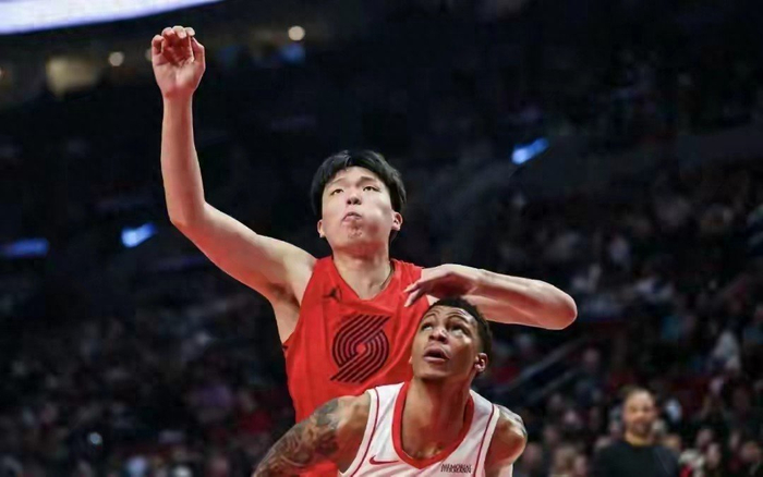 东契奇替补席暴走真相！杨瀚森被下放，NBA生存法则太残酷|雷迪克|波特兰开拓者队|卢卡-东契奇|洛杉矶湖人队|JJ-雷迪克_新浪体育_新浪新闻